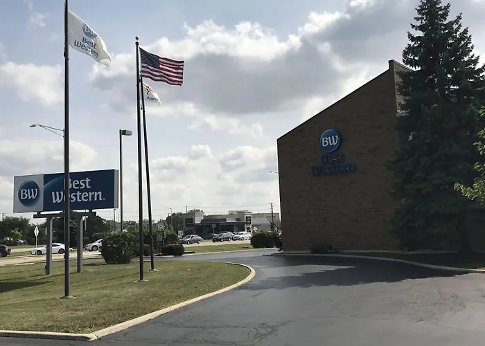 Western 3* Naperville