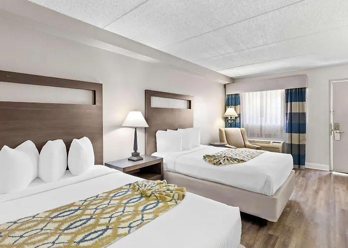 Western 3* Naperville