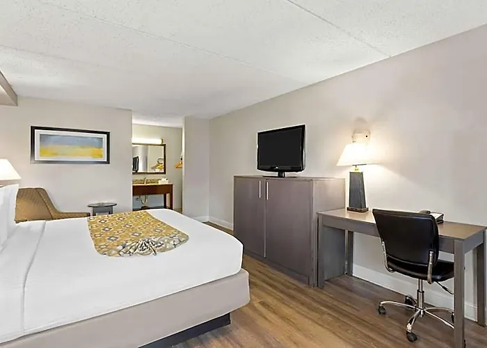 Western Hotel Naperville