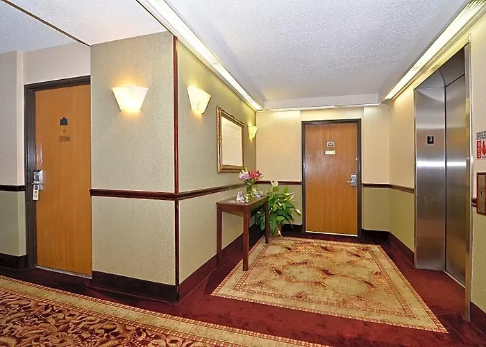 Western Hotel 3*